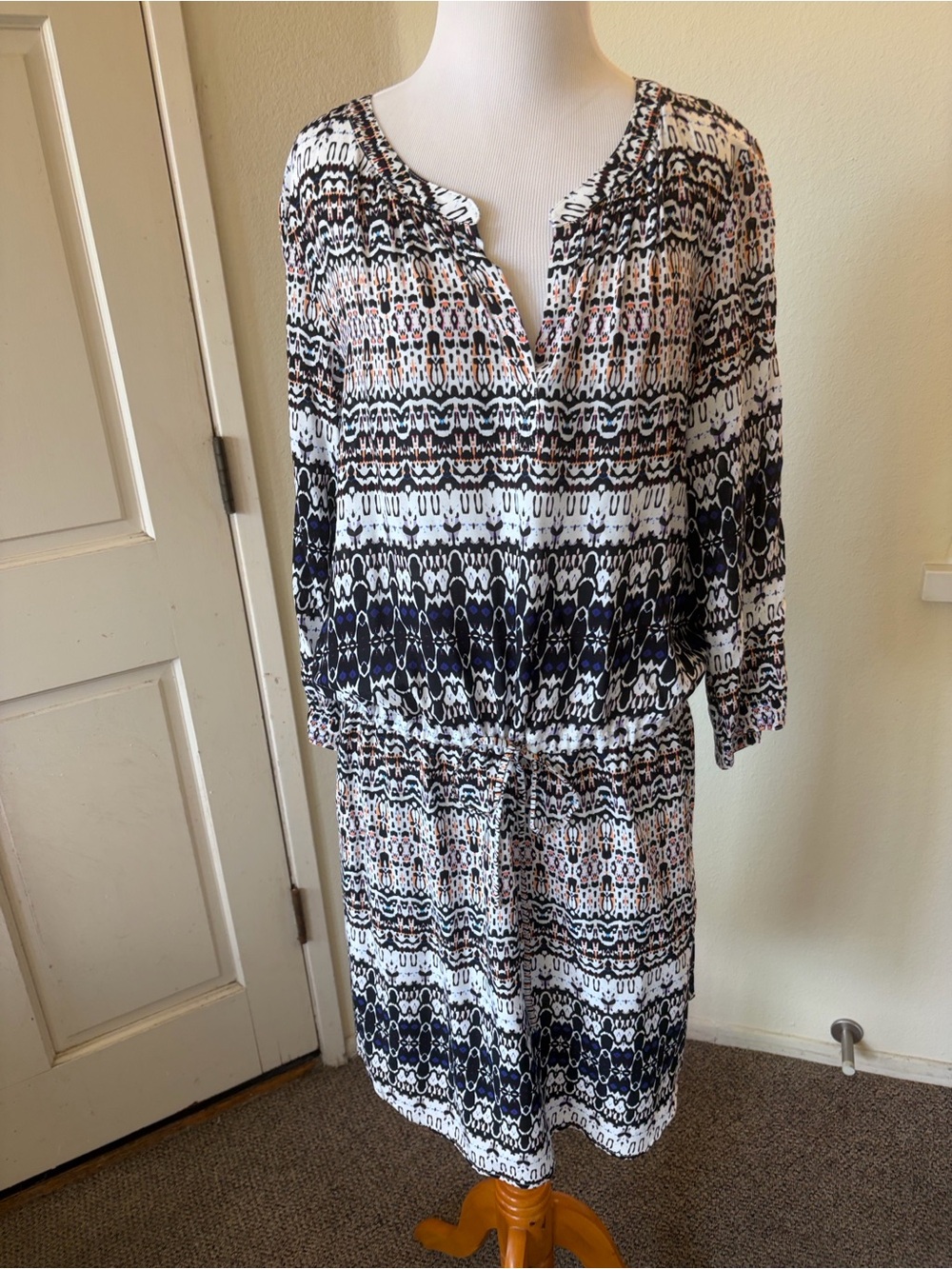 Velvet by Graham & Spencer Black, White & Blue Printed Dress